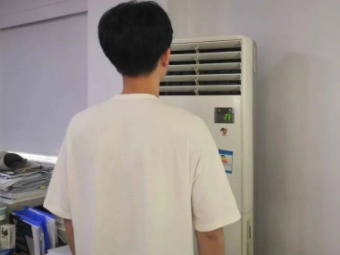 空调导风板开机不打开怎么办?