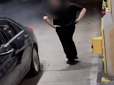 男子淡定旁观自己车辆自燃称“车里有四个人” 收费员：车里就他一人 ！