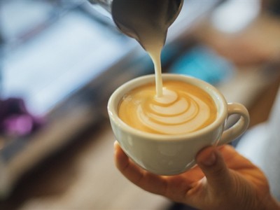 外卖0元购大量奶茶无人认领：看着心疼 ！