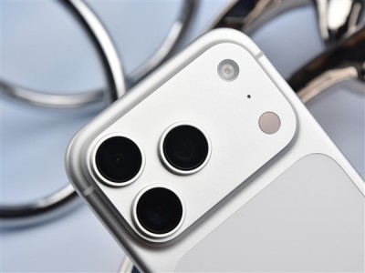 iPhone 17 Pro上手：性能依旧是王者 !