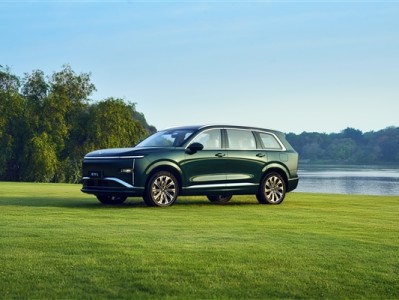 五菱再造亲民六座大车 星光L官图发布：配1.5L插混系统 !