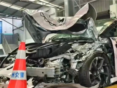 昊铂GT高速追尾工程车！昊铂回应：撞得是异形车 有局限性 !