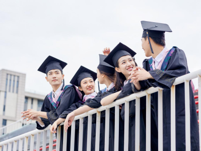 在职研究生学费多少钱 (在职研究生的学费金额) ！